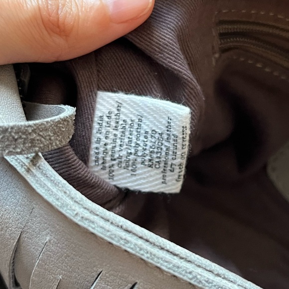 Cut n’ Paste Leather Gray Crossbody Bag with Fringe - Picture 13 of 15